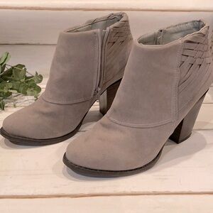 Rue 21 ect! Booties / Size 7/8 M